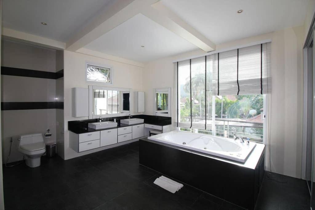 4 Bedroom Villa Kamala Beach Phuket Extérieur photo