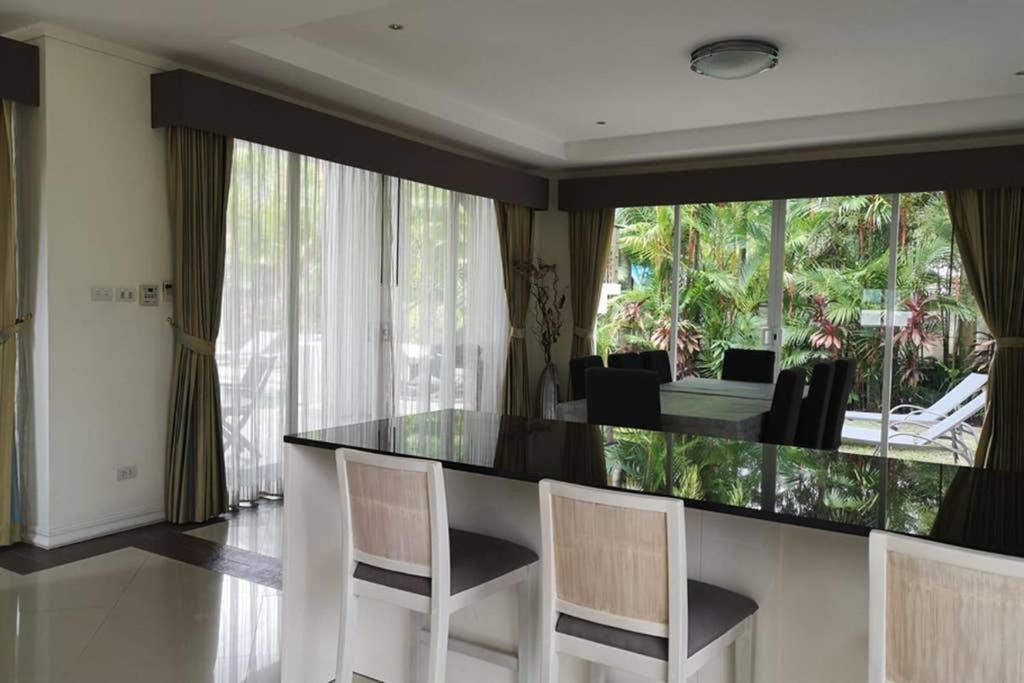 4 Bedroom Villa Kamala Beach Phuket Extérieur photo